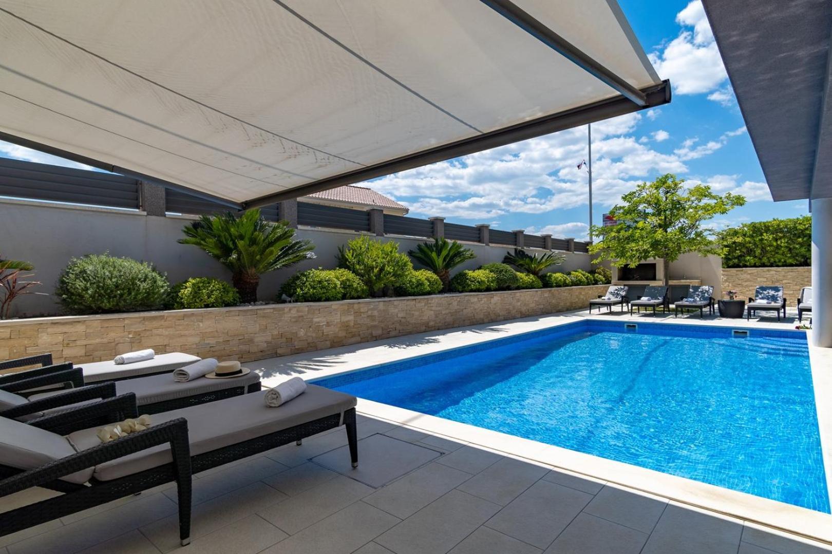 Luxury Villa Lucas With Heated Pool, Whirlpool, Sauna, 14 Pax Podstrana Exterior photo