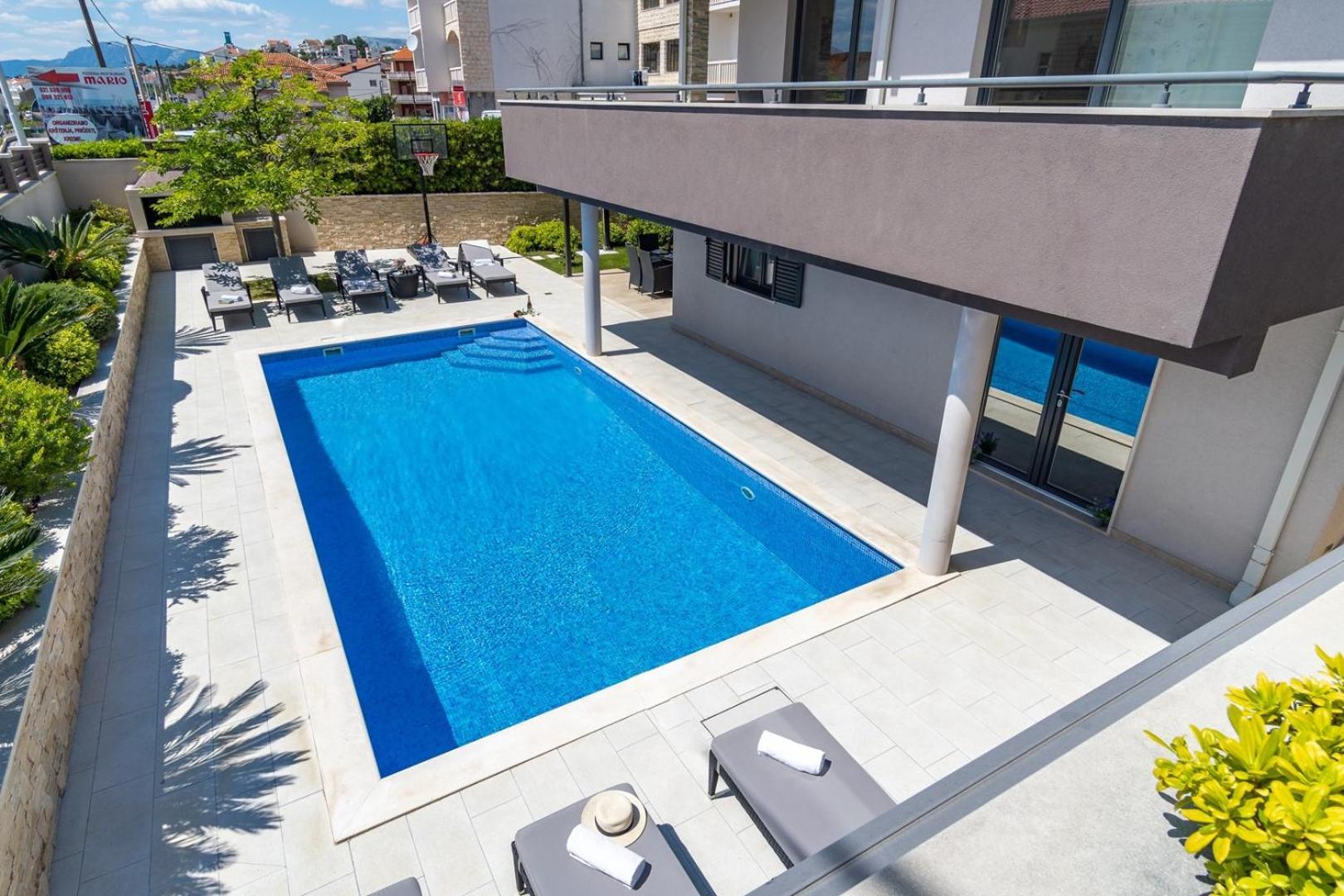 Luxury Villa Lucas With Heated Pool, Whirlpool, Sauna, 14 Pax Podstrana Exterior photo