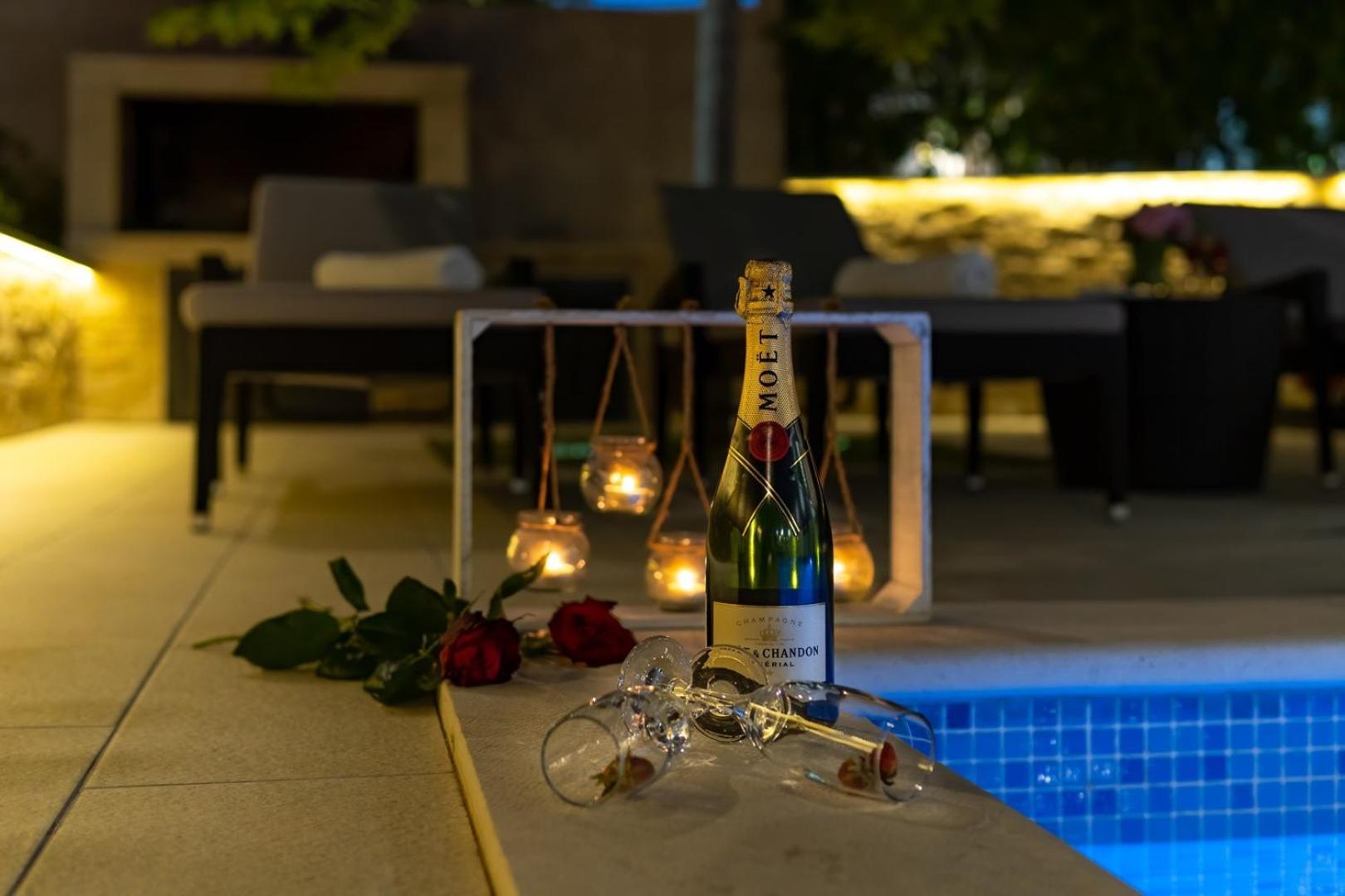 Luxury Villa Lucas With Heated Pool, Whirlpool, Sauna, 14 Pax Podstrana Exterior photo